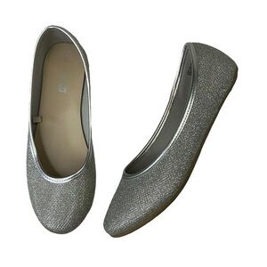 Smart Fit Dress Shoes Glittery Silver Girls Size 3 Flats